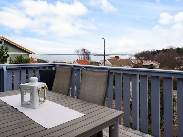 House | Outdoor dining