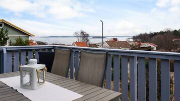 House | Outdoor dining