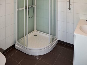 Apartment | Bathroom - 6 Person Holiday Home in Onarheim (Tysnes)