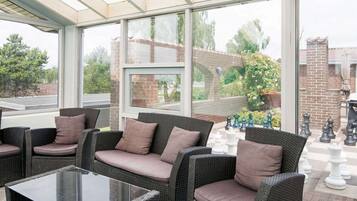 Innendørsbasseng og utendørsbasseng