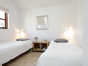 House | 3 bedrooms, free cribs/infant beds