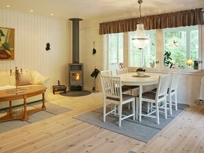 Dining - Holiday Home in Vintrosa (Vintrosa)