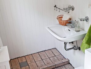 Bathroom - Tranquil Holiday Home in Jutland With Terrace (Logstor)