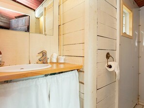 Bathroom - Rustic Holiday Home in Nykøbing near Sea (Nykobing Sjaelland)