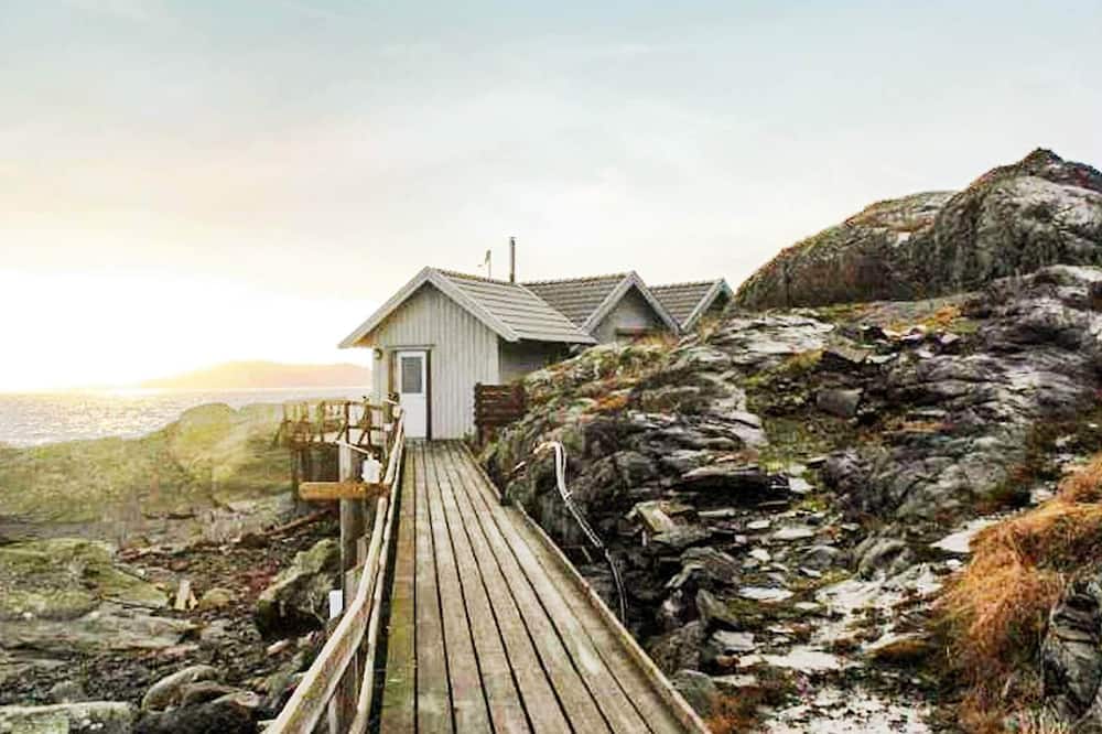 Holiday Home in Dyrön - Flateby