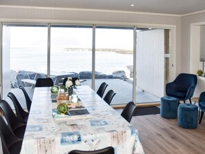 House | Dining - Holiday Home in BrattvÃ¥g (Ålesund)