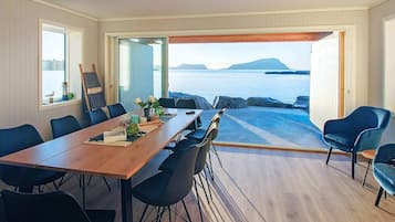 House | Dining