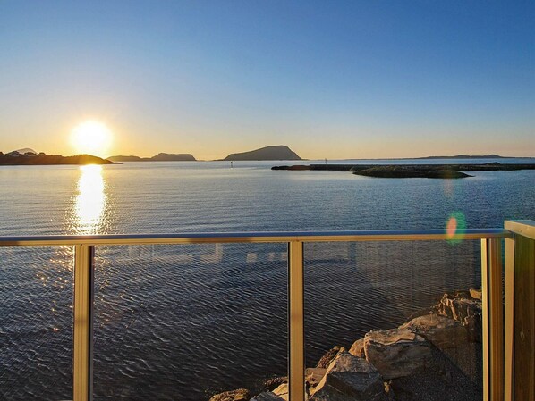 Exterior - Holiday Home in BrattvÃ¥g (Ålesund)