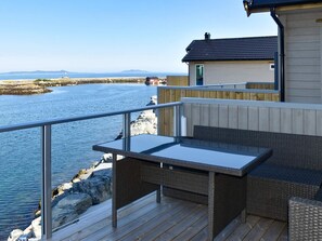 Exterior - Holiday Home in BrattvÃ¥g (Ålesund)