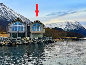 House | Exterior - Holiday Home in BrattvÃ¥g (Ålesund)