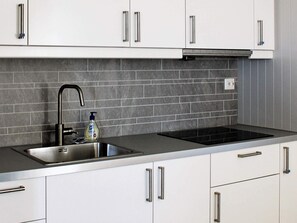 House | Private kitchen - Holiday Home in BrattvÃ¥g (Ålesund)