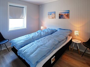 House | 5 bedrooms, individually furnished - Holiday Home in BrattvÃ¥g (Ålesund)