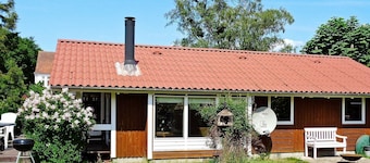Cozy Holiday Home in Stubbekobing With Swimming Pool