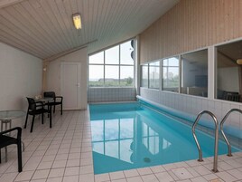 Casa | Piscina | Piscina interna, piscina externa