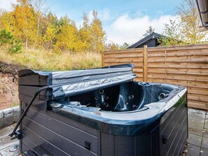 Outdoor spa tub - 9 Person Holiday Home in Ebeltoft (Ebeltoft)