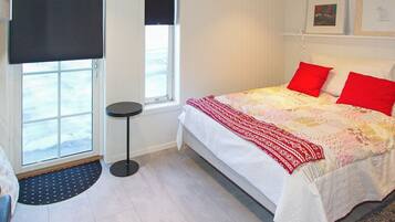 3 bedrooms, individually furnished