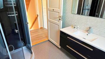 House | Bathroom