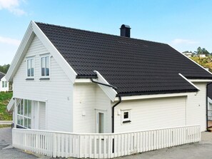 Exterior - Holiday Home in Auklandshamn (Sveio)