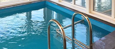 Hus | Pool | Inomhuspool och utomhuspool