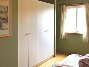 House | 5 bedrooms, individually furnished, bed sheets - Holiday Home in Auklandshamn (Sveio)