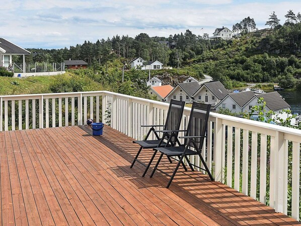 Talo | Näkymä järvelle