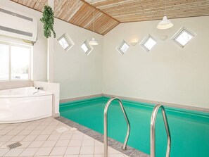 Hus | Pool | Indendørs pool, udendørs pool