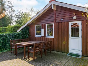 Outdoor dining - 4 Person Holiday Home in Ebeltoft (Ebeltoft)