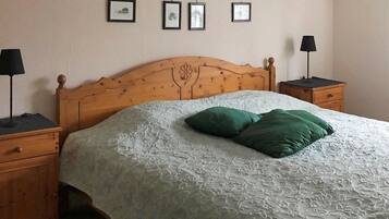 2 bedrooms, individually furnished, bed sheets