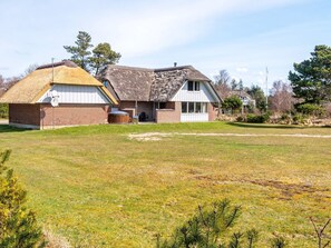 Exterior - 6 Person Holiday Home in Blavand (Blavand)