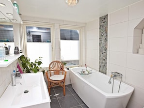 Shower, towels