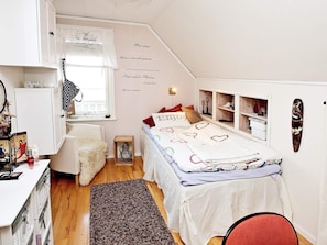 3 bedrooms, individually furnished