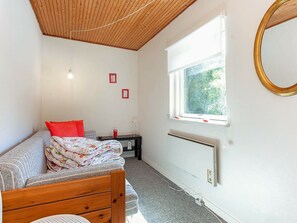 House | 3 bedrooms, cribs/infant beds