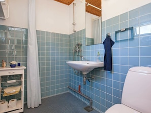 House | Bathroom