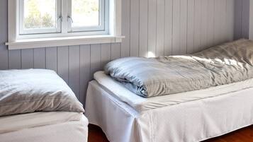 5 bedrooms, individually furnished