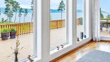 2 bedrooms, individually furnished