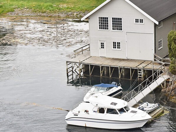 Marina - 8 Person Holiday Home in Lesund (Aure)
