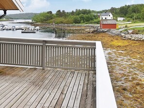 House | Exterior - 8 Person Holiday Home in Lesund (Aure)