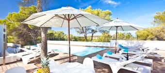 Beautiful 5 Star Villa with Private Pool, Ibiza Villa 1068
