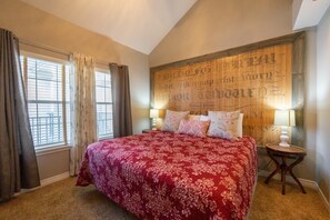 3 habitaciones, escritorio, wifi gratis y ropa de cama 