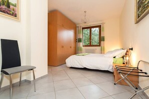 3 chambres, fer et planche à repasser, lit parapluie, Wi-Fi