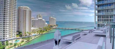 شرفة/رواق