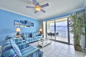 薄型テレビ、DVD プレーヤー