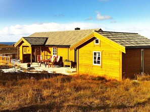 House | Exterior - Holiday Home in Dyrvik (Frøya)