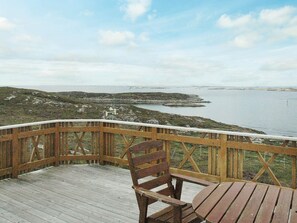 House | Property grounds - Holiday Home in Dyrvik (Frøya)