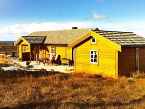 House | Exterior - Holiday Home in Dyrvik (Frøya)