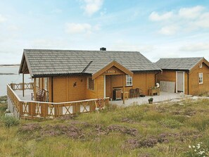Exterior - Holiday Home in Dyrvik (Frøya)