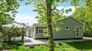 Exterior - Charming Holiday Home in Glesborg Near Sea (Glesborg)