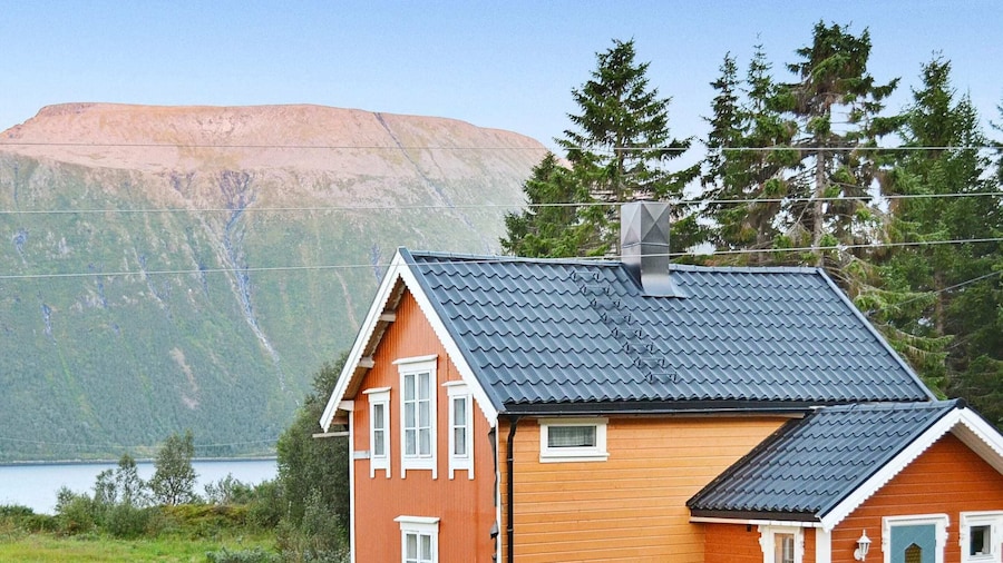 6 Person Holiday Home in Gullesfjord