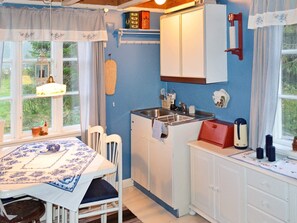 House | Private kitchen - 6 Person Holiday Home in Gullesfjord (Kvæfjord)