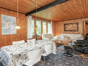 Dining - Earthy Holiday Home in Roslev near Sea (Roslev)